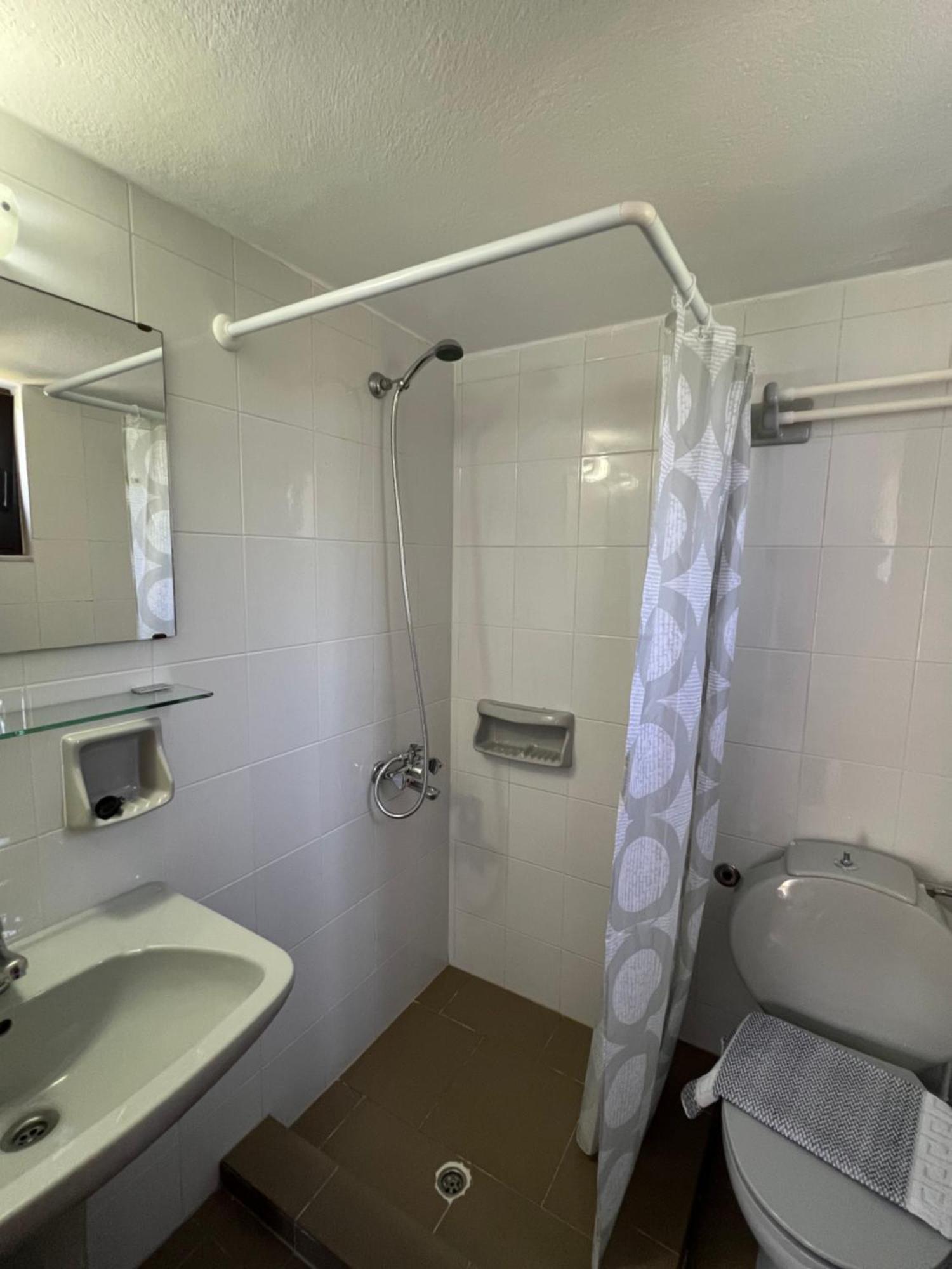 Zourpos Studios & Apartments 칼리베스 외부 사진